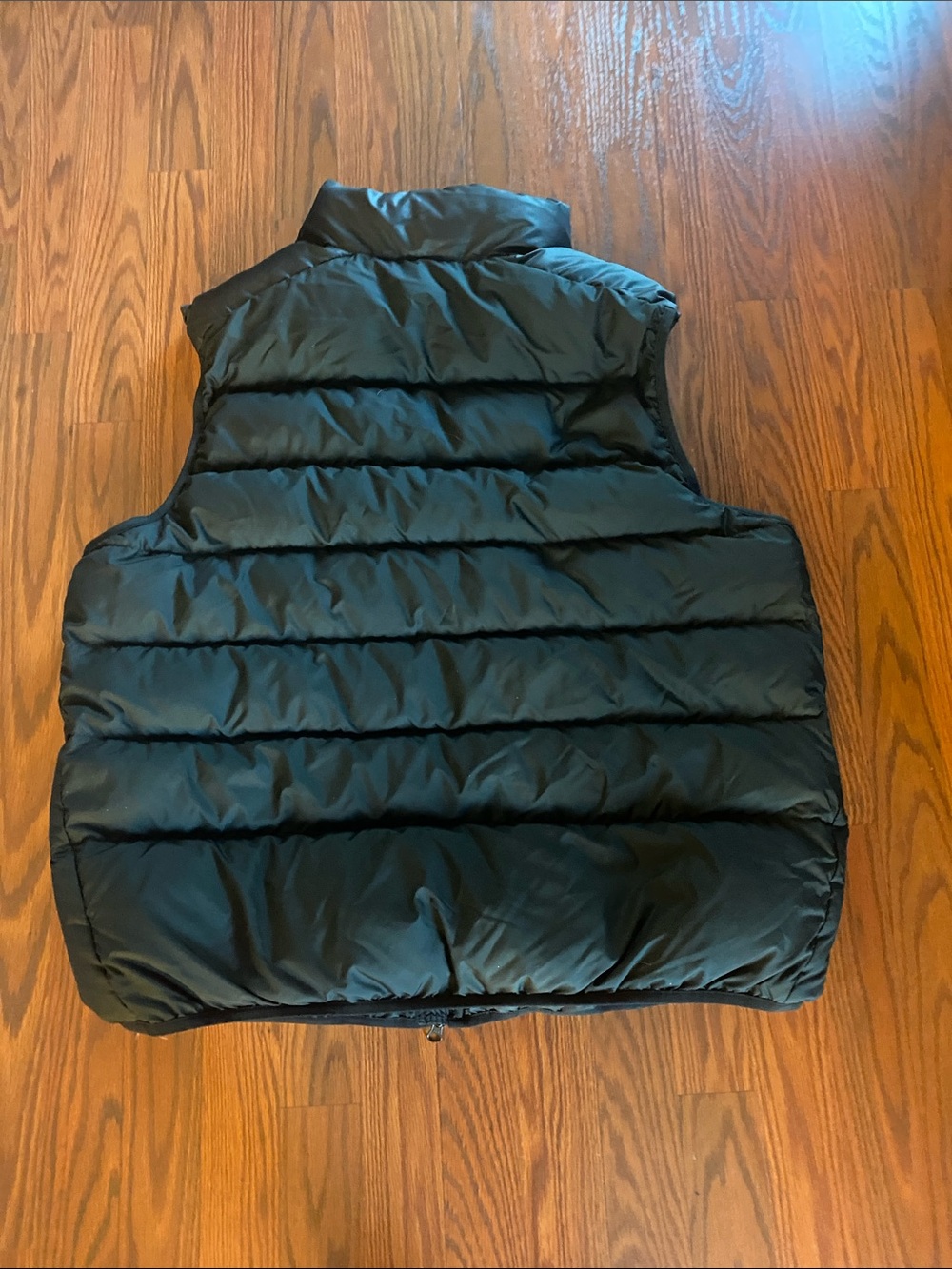 Nike men’s black puffer vest. - Picture 4 of 4